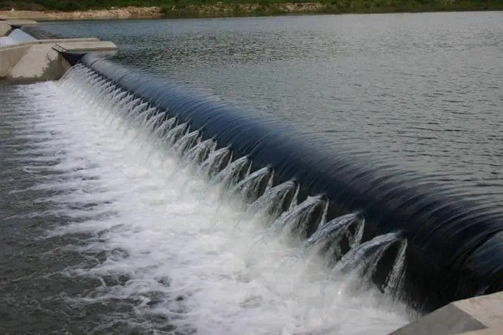 柳河充水橡胶坝